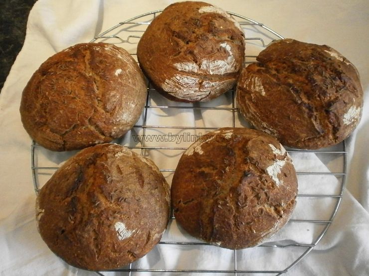 foto kv�skov� chleby po upe�en�